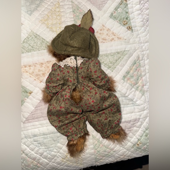 Vintage Boyds Bear Jointed Plush M.B. Pettit Handcrafted w/ Outfit & Floral Hat - Picture 4 of 5